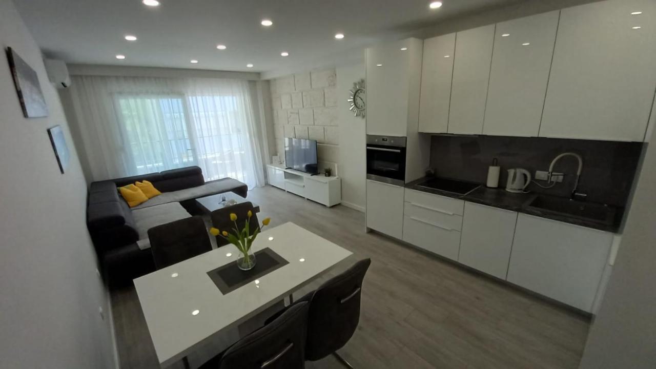 Lux Apartman Antonija Makarska Exterior photo